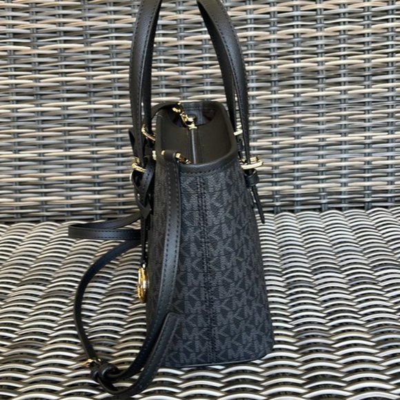 Michael Kors Jet Set Travel XS Carryall Tote Top Zip Tote Black - Picture 4 of 16